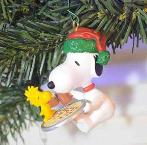 90s Christmas Ornament: Snoopy by Hallmark, 1991 | 80sretroplace.com